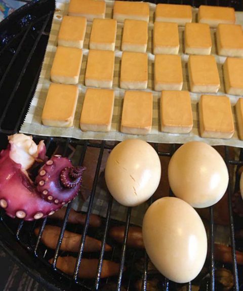 チーズ・タマゴ・タコの燻製
